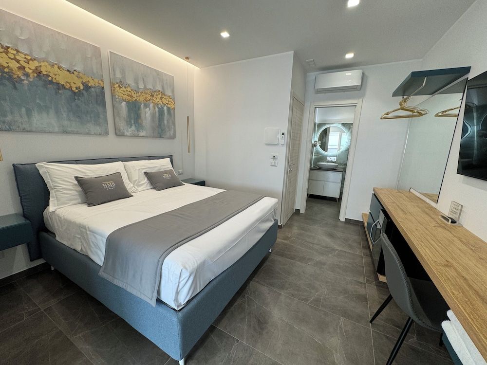 Luxury Room, 1 Queen Bed, Hot Tub, Sea View