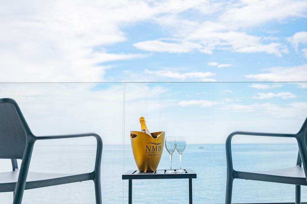 Naxos Marina Bay Deluxe Room, Sea View 17