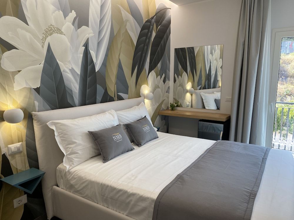 Naxos Marina Bay Deluxe Room, City View 8