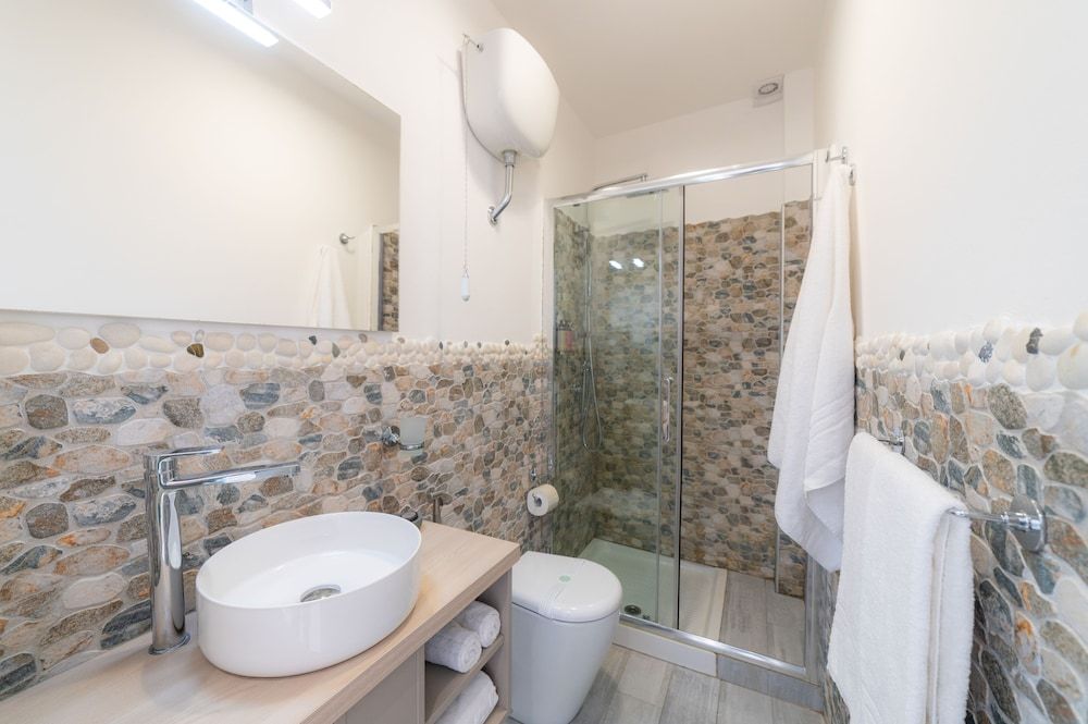 Naxos Marina Bay Deluxe Room, Sea View 20