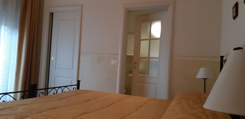 Chiantirooms Guesthouse Deluxe Double or Twin Room, Balcony 5