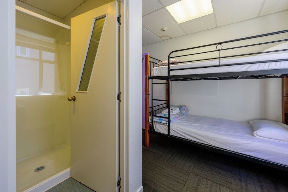 Trek Global Backpackers Ensuite Twin Private Room