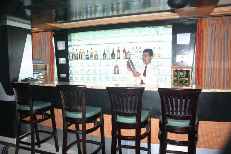Bar