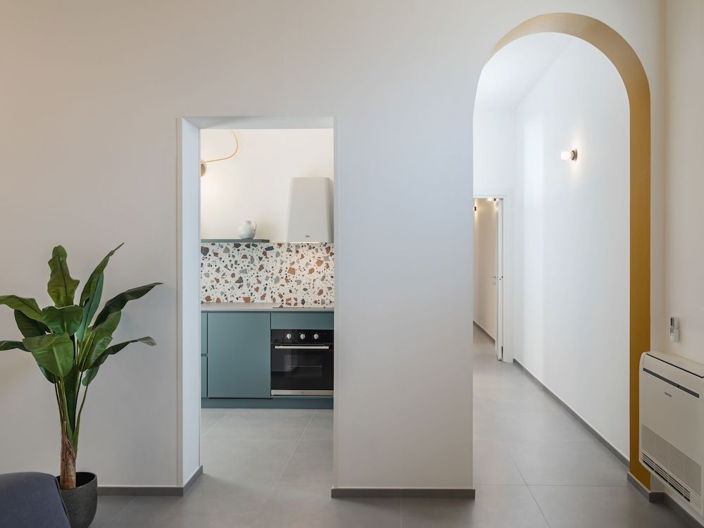 living u HomeSuites Executive Apartment 18