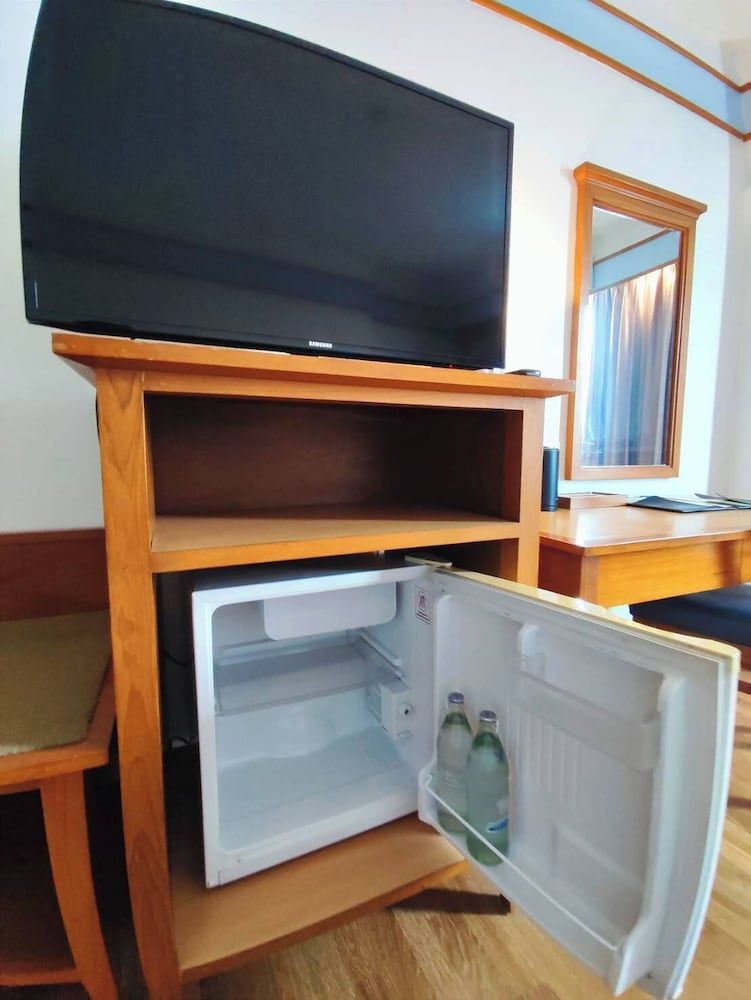 Diamond Plaza Hotel Suratthani Deluxe Double Room 8