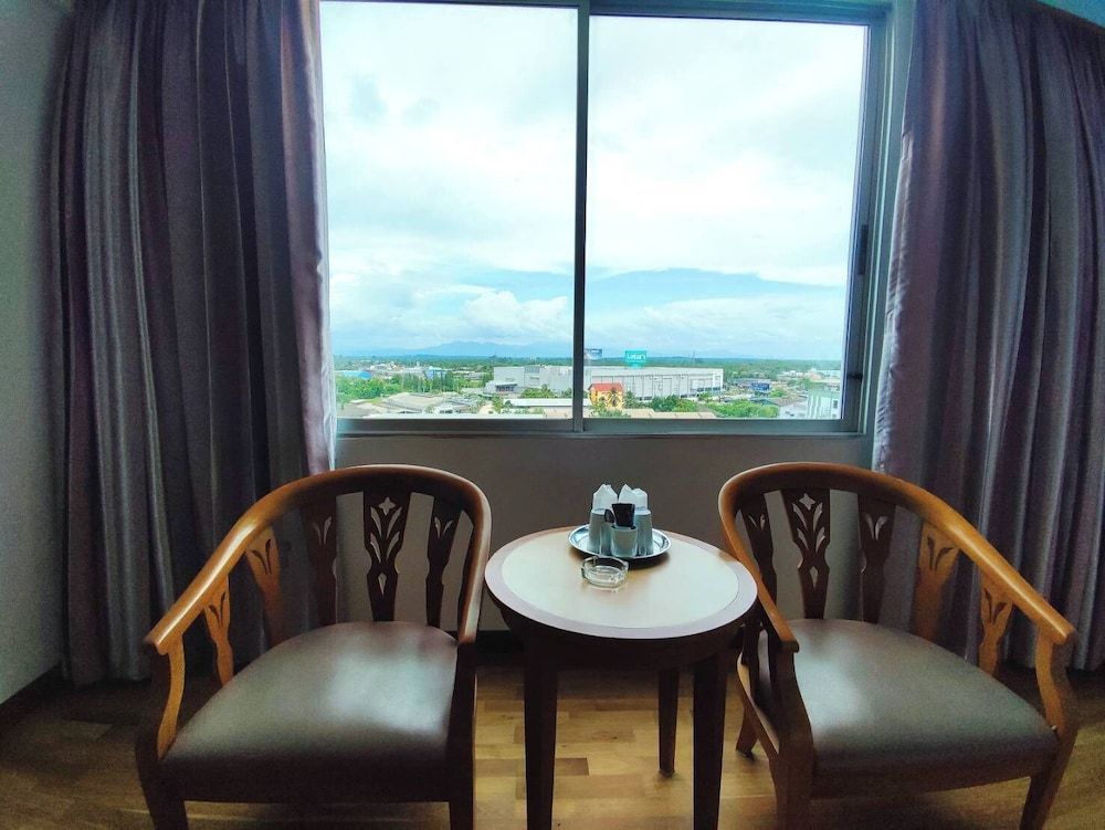 Diamond Plaza Hotel Suratthani Presidential Room 13