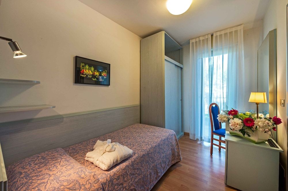 Single Room, Terrace