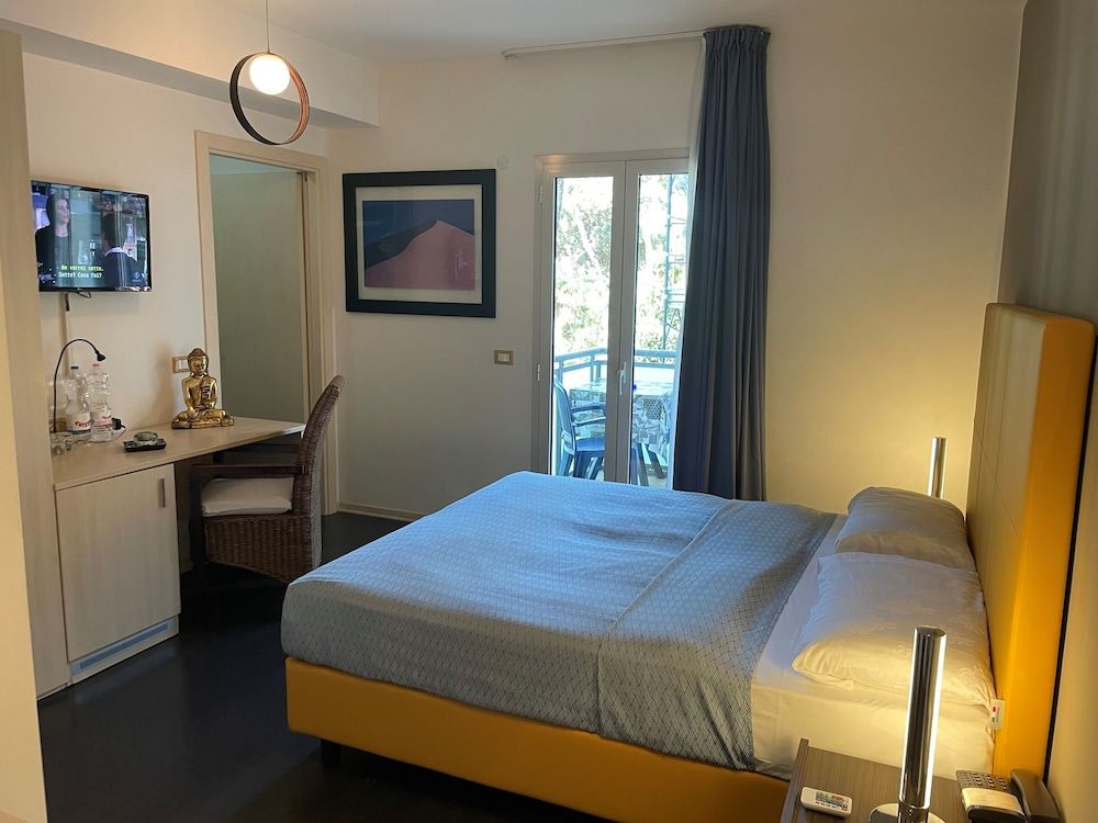 Family Room, Connecting Rooms (3 Adults)