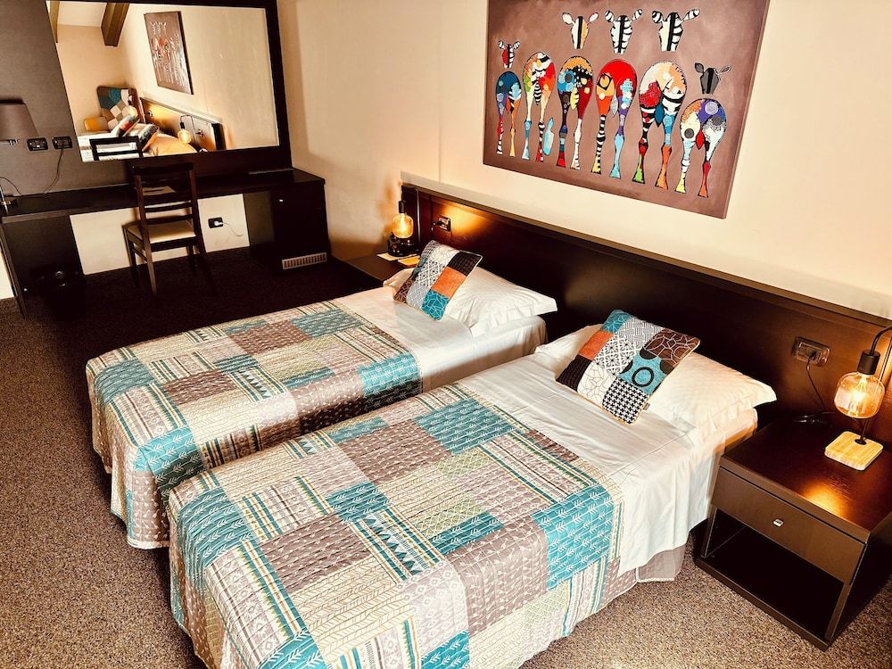 Hotel Malpensa Inn Deluxe Triple Room 8