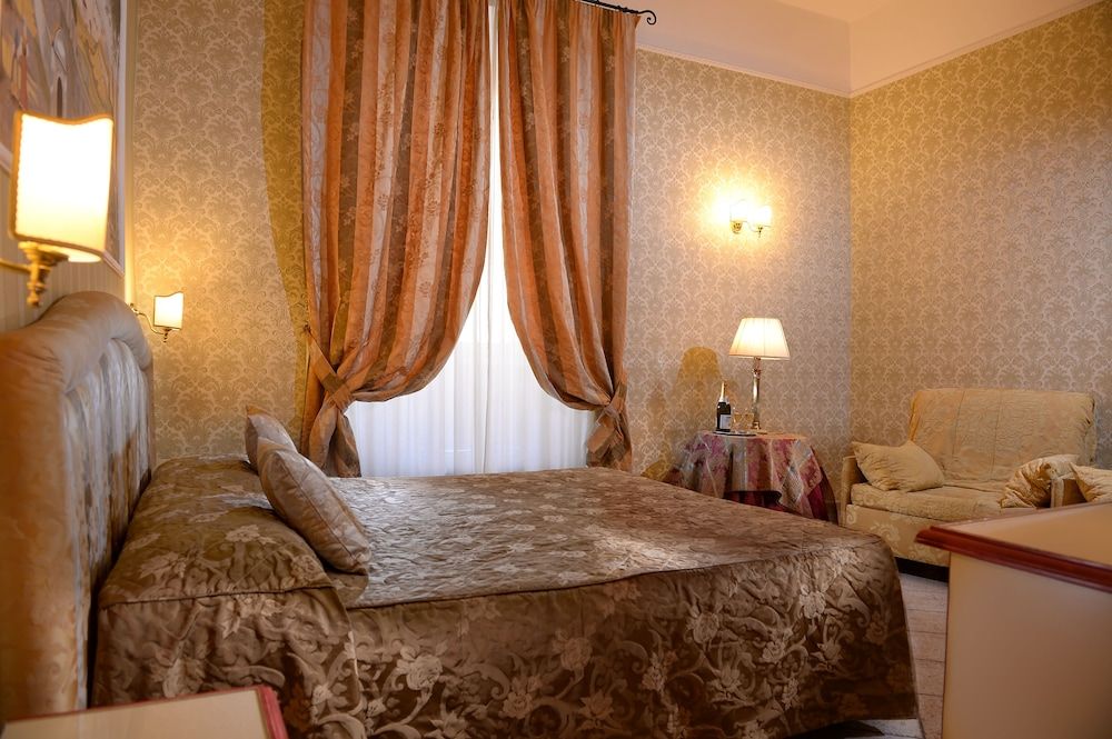 Hotel Golden Superior Double or Twin Room 2