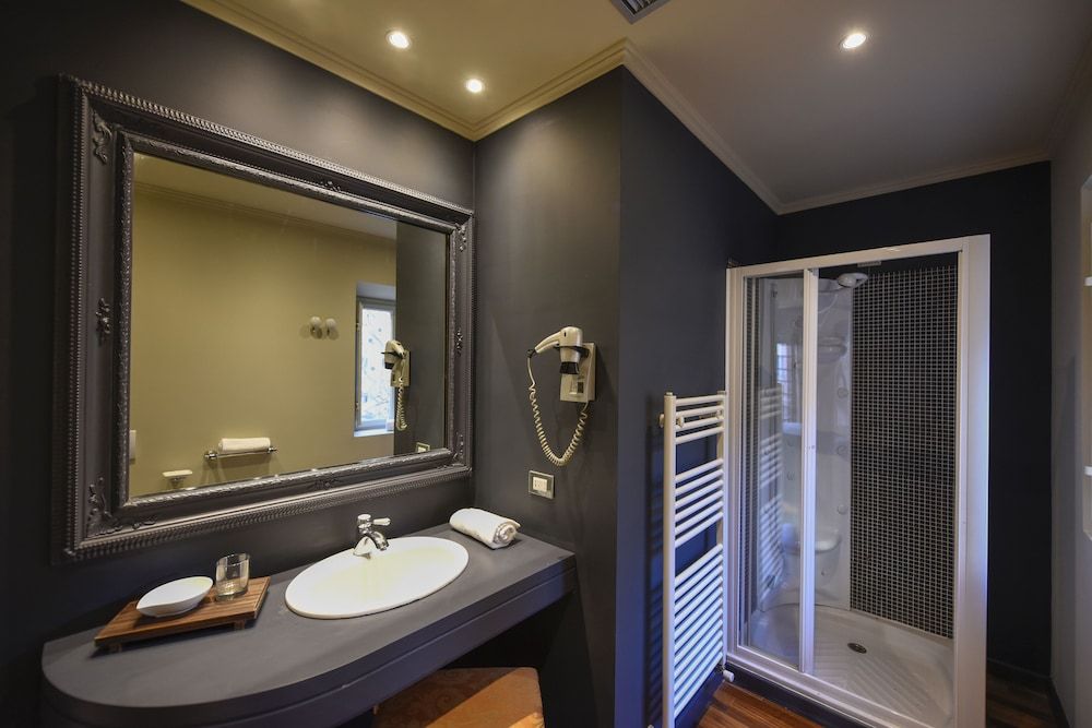 The Tuscanian Hotel Standard Double Room 6