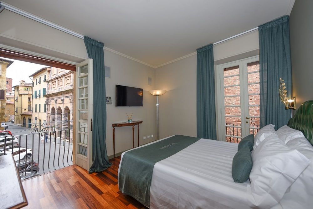 The Tuscanian Hotel Standard Double Room 3