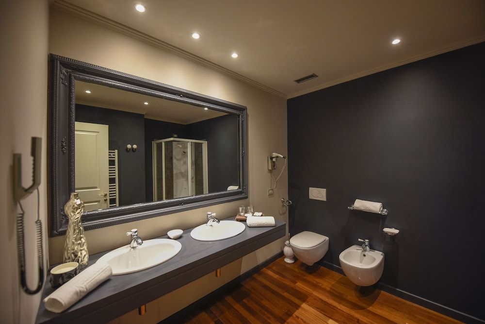 The Tuscanian Hotel Junior Suite 5