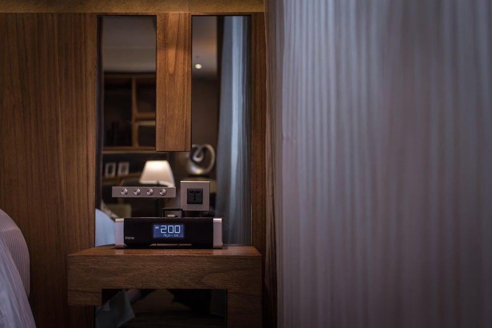 Green World JianPei Business King Room with City View 8