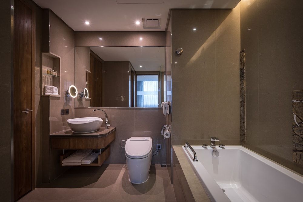 Green World JianPei Business King Room with City View 6