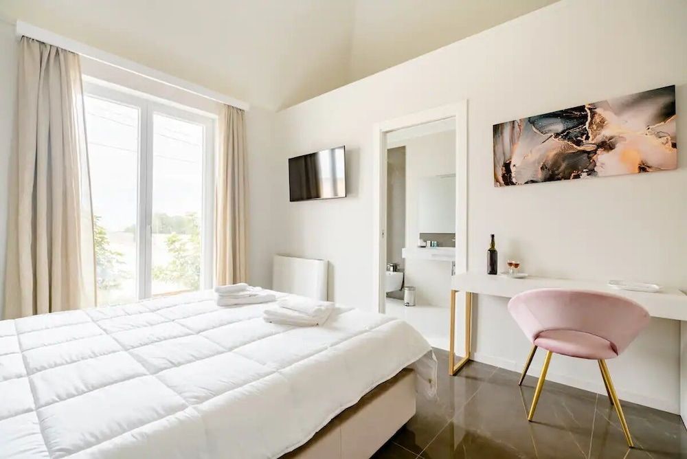 SHoruq Deluxe Room 2