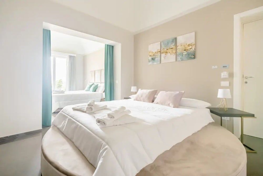 SHoruq Luxury Quadruple Room 4