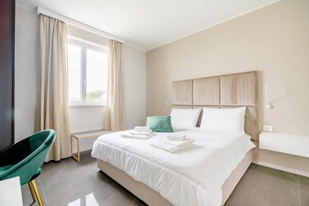 SHoruq Deluxe Room 8