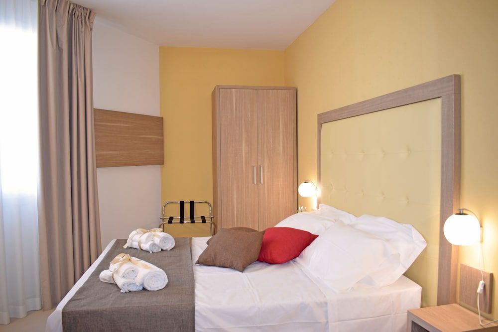 Travini Hotel Residence Standard Double or Twin Room, City View 3