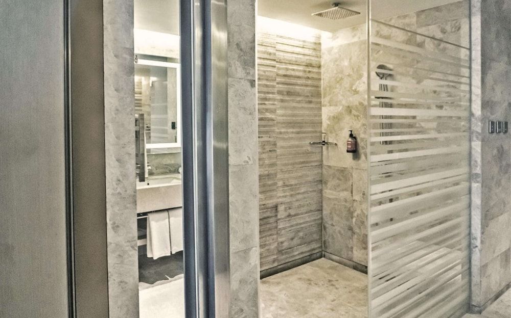 EAST Beijing Urban View King 3