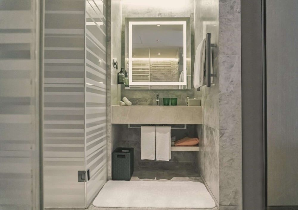 EAST Beijing Urban View King 2