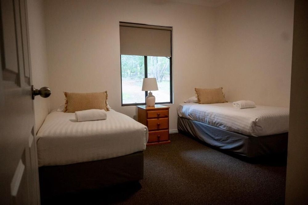 Yallingup Forest Resort Chalet, 3 Bedrooms (Duplex) 3
