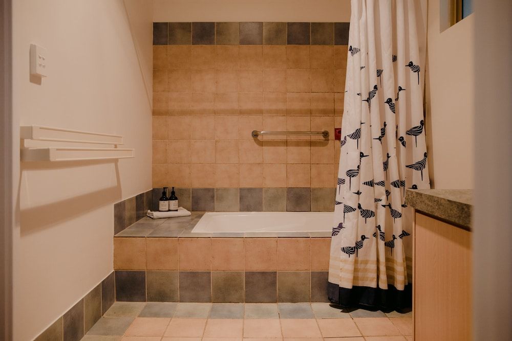 Yallingup Forest Resort Chalet, 4 Bedrooms 3