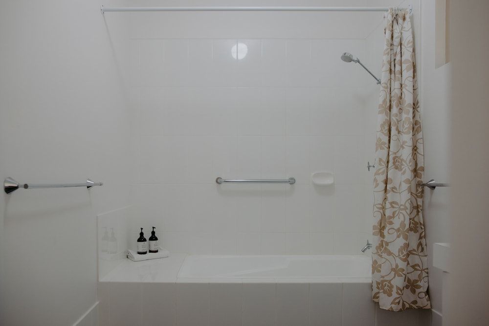 Yallingup Forest Resort Chalet, 2 Bedrooms (Duplex) 2