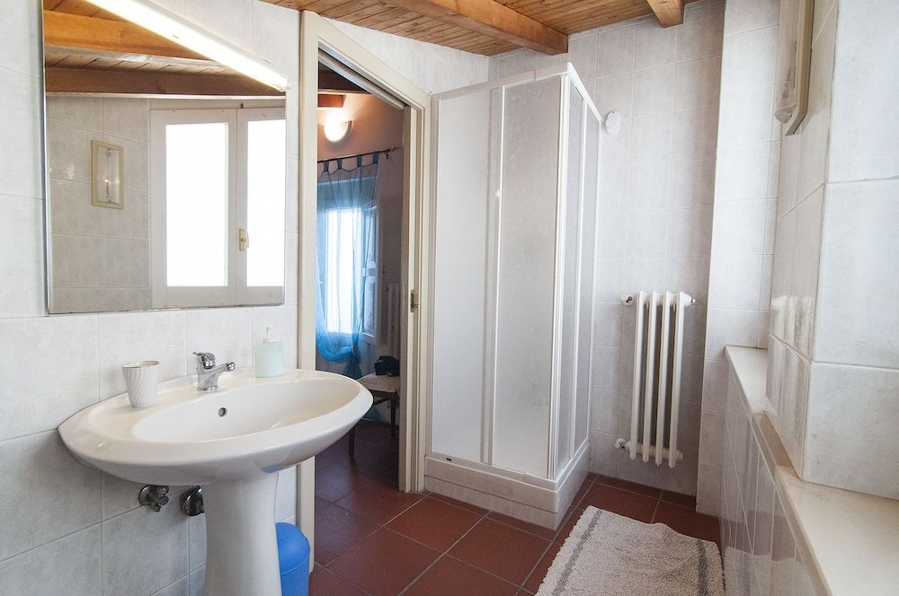 B&B Donna Lina Room, 2 Twin Beds 6