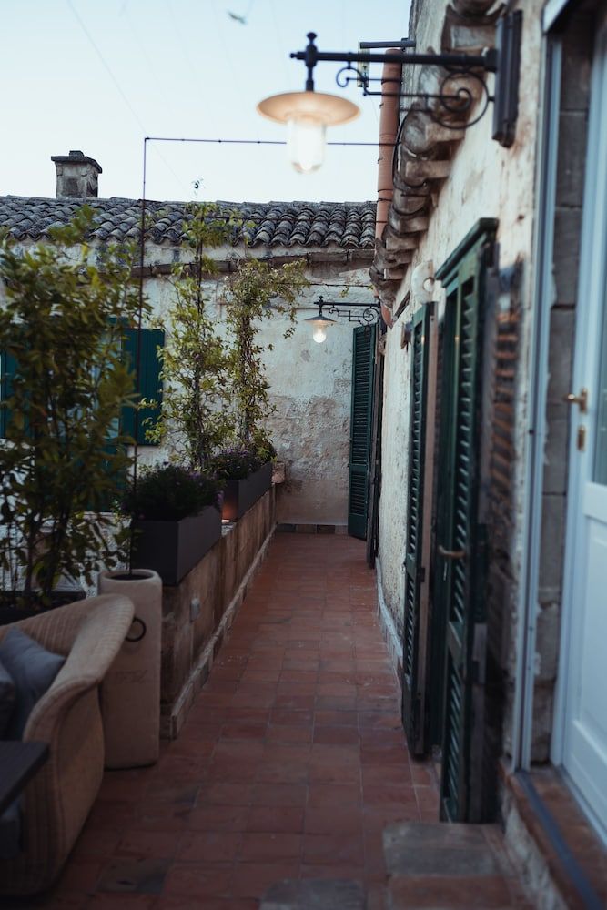 Gradelle San Nicola Triple Room 4