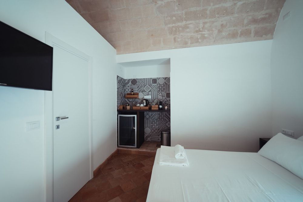 Gradelle San Nicola Triple Room 8