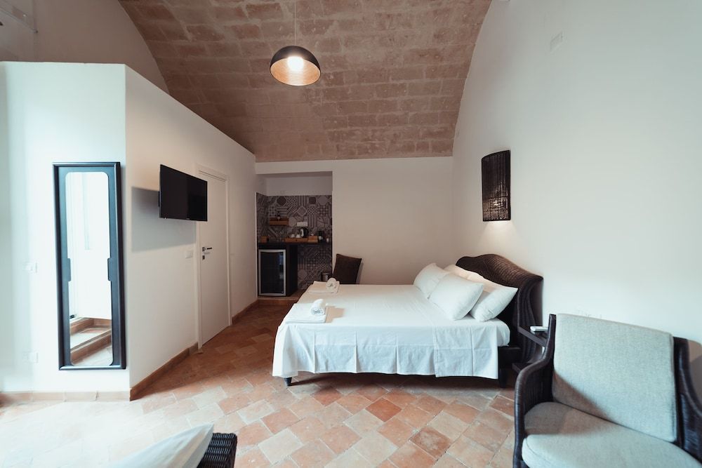 Gradelle San Nicola Triple Room 9