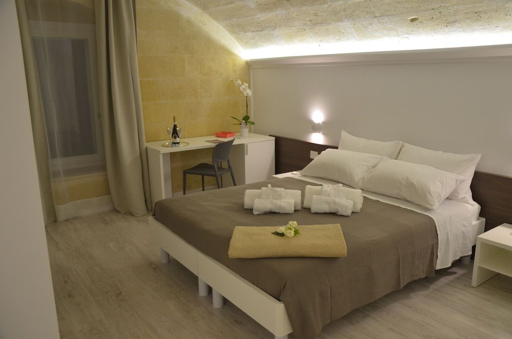 undefined In & Out Matera 4