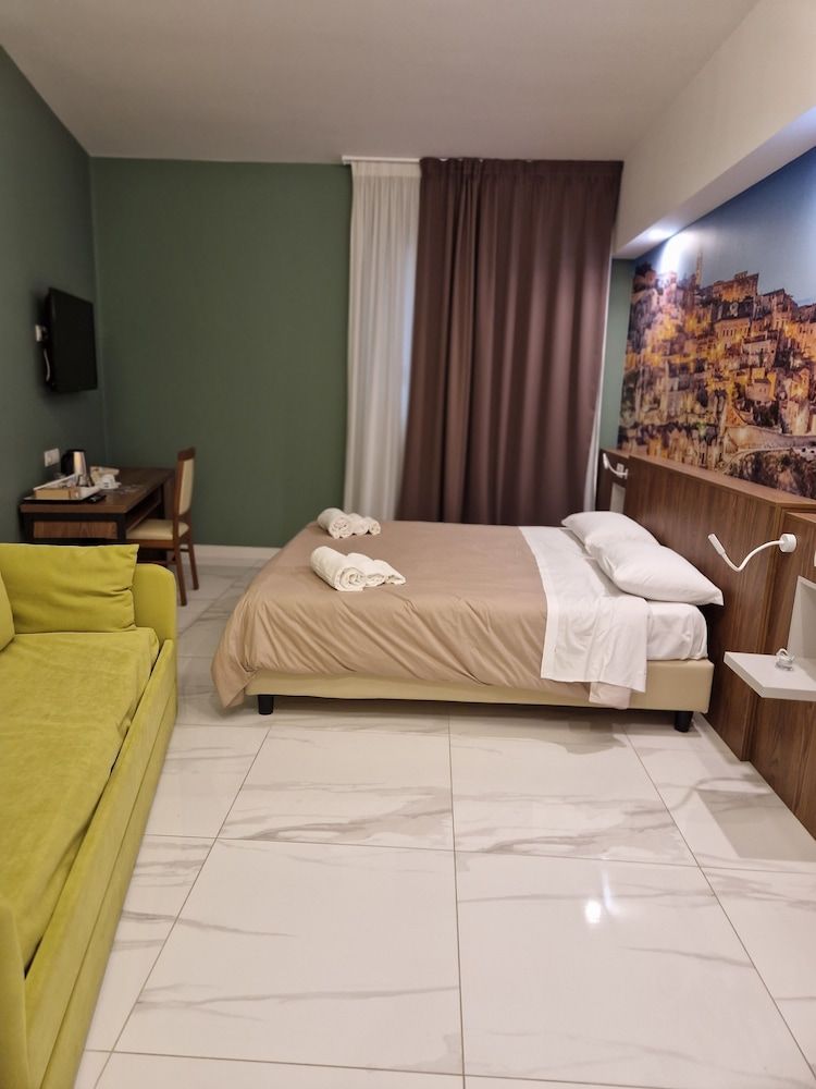 Le 2 Gravine Deluxe Quadruple Room, Multiple Beds, Non Smoking, Private Bathroom (Ponte) 3