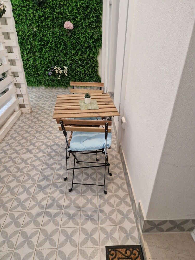 Le 2 Gravine Basic Room, 1 Bedroom, Private Bathroom, Courtyard View 3