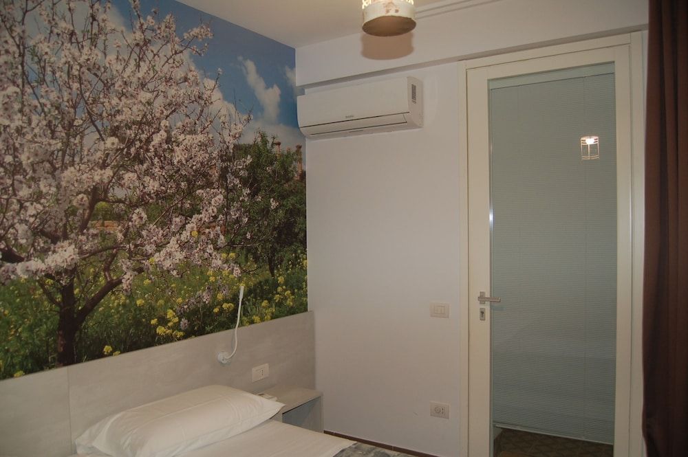 Le 2 Gravine Basic Room, 1 Bedroom, Private Bathroom, Courtyard View 9