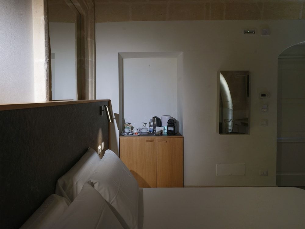 Euvodia Luxury Rooms Deluxe Double Room 13