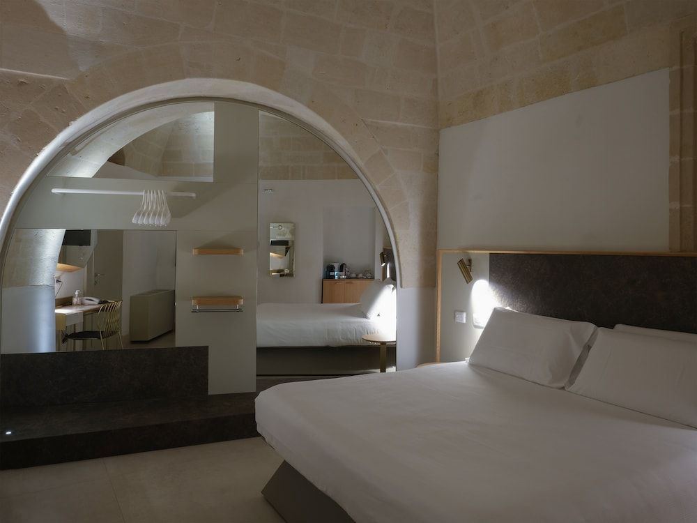 undefined Euvodia Luxury Rooms 3