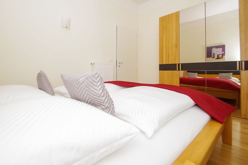 Superior Apartment, 1 Bedroom, Balcony, Garden Area (Elegance)