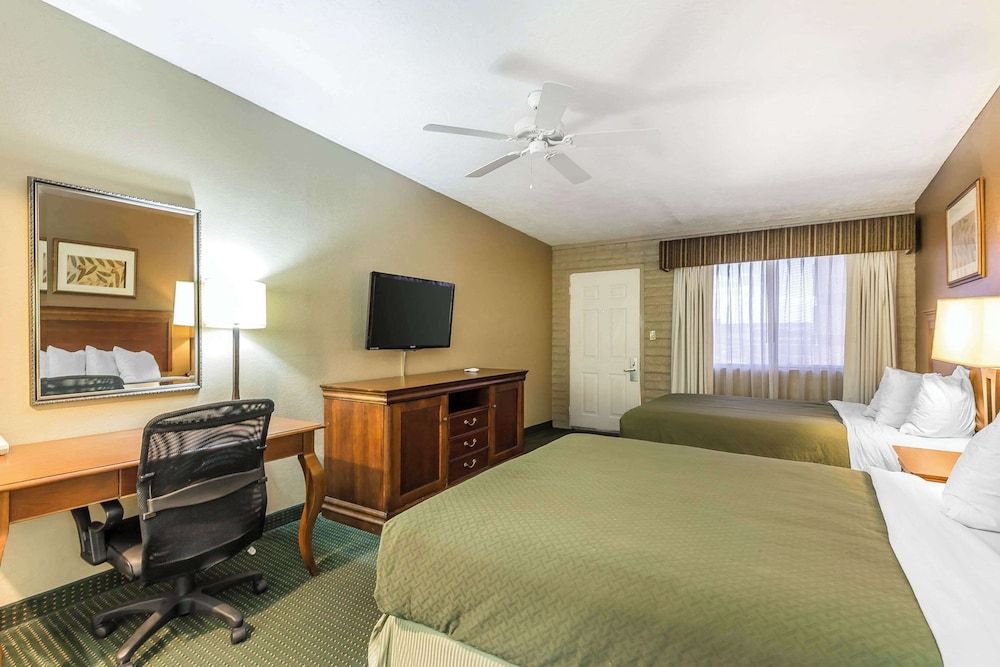 Standard Room, 2 Queen Beds, Non Smoking