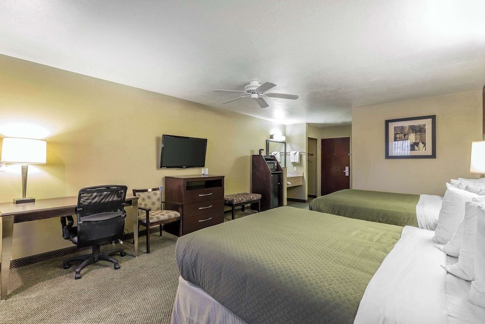 Room, 2 Queen Beds, Non Smoking