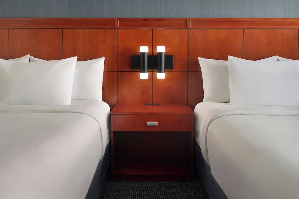 undefined Courtyard by Marriott Washington, DC/Foggy Bottom 7