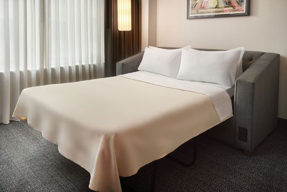 undefined Courtyard by Marriott Washington, DC/Foggy Bottom 2
