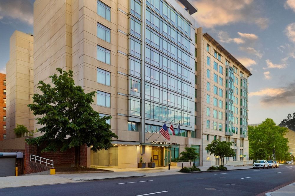 undefined Courtyard by Marriott Washington, DC/Foggy Bottom 5
