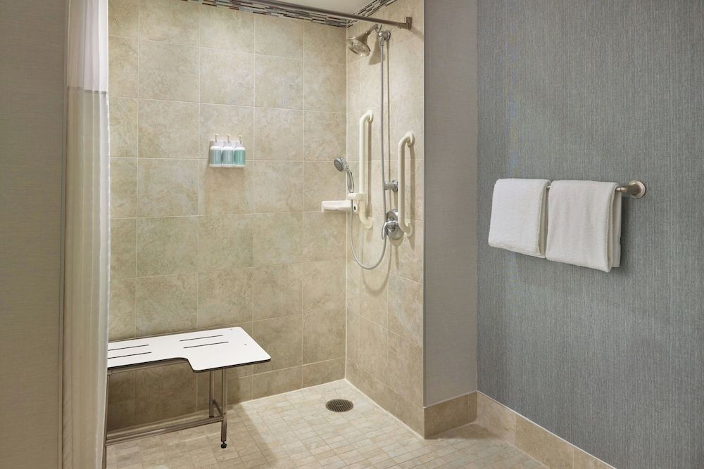 undefined Courtyard by Marriott Washington, DC/Foggy Bottom 4