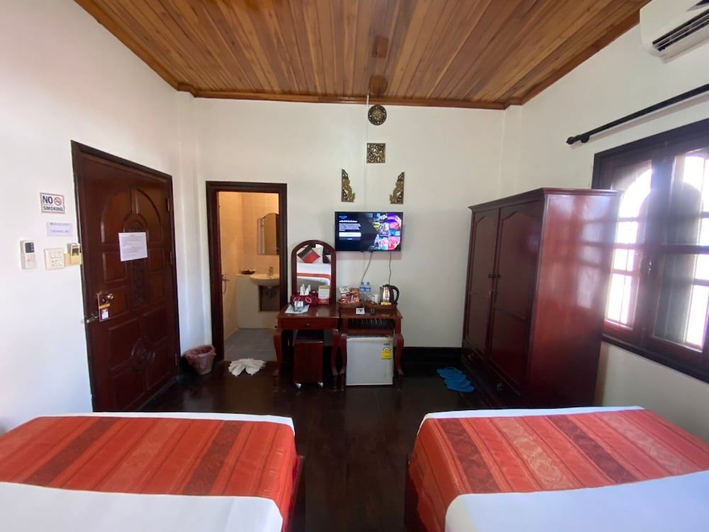 Vangsavath Hotel Standard Room Twin Bed 4