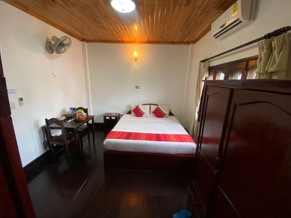 undefined Vangsavath Hotel