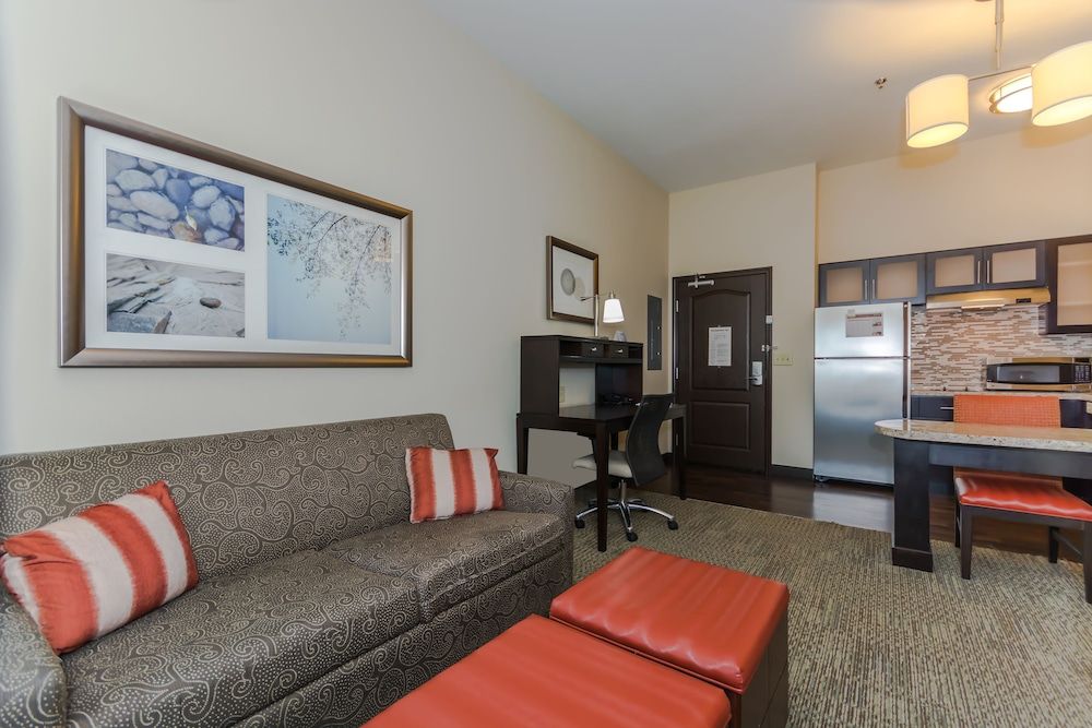 Suite, 1 Bedroom, Roll-in Shower, Kitchen (2 Dbl Bed, Mobil Roll Shwr)