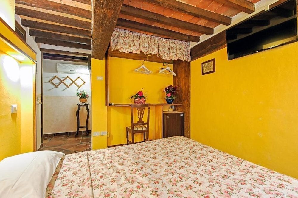 Meublè Evoè Romantic Room 3