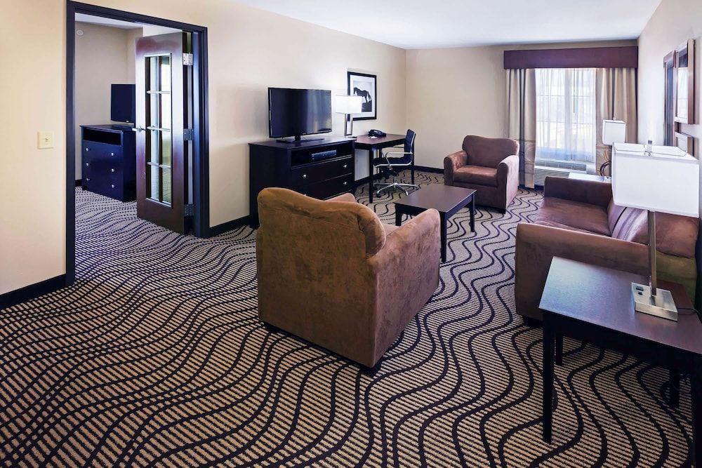 Deluxe Room, 1 King Bed, Accessible, Non Smoking (Mobility Accessible)